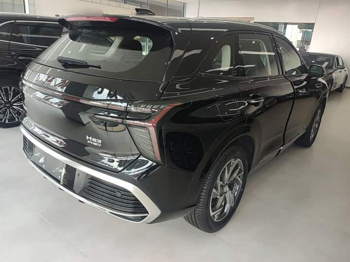 Hongqi HS3 Hybrid, 2025 — фото 7 из 9