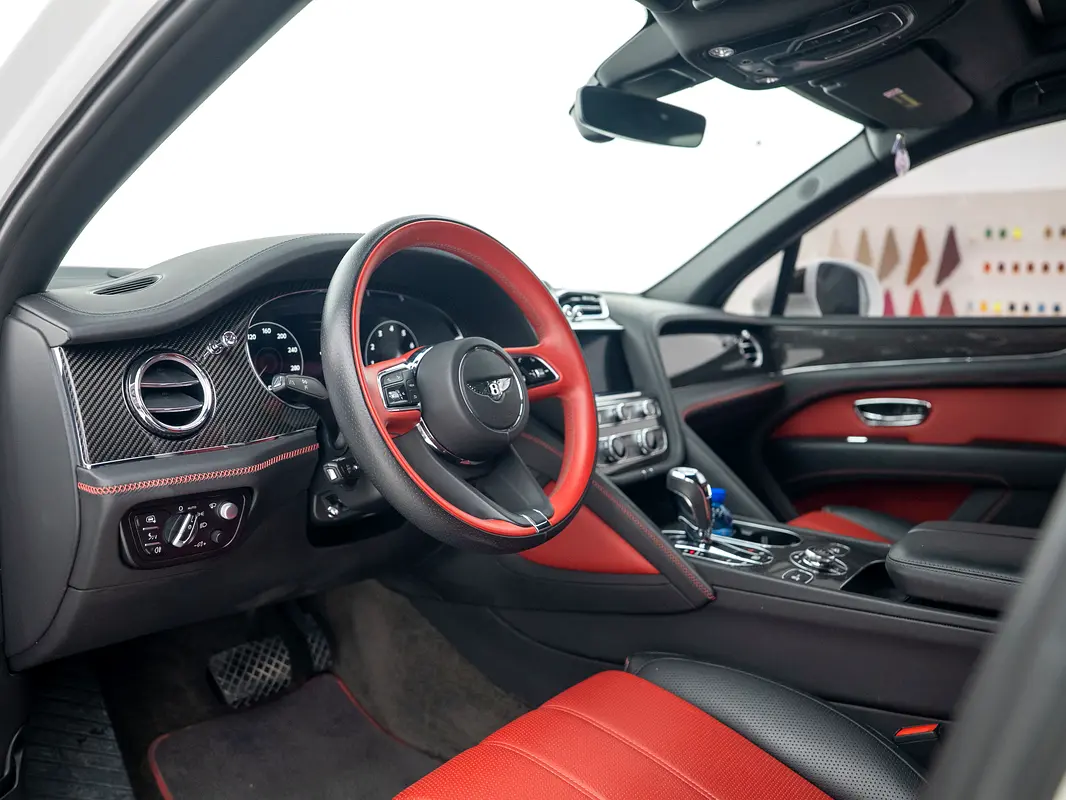 Bentley Bentayga, 2022 — фото 8 из 10
