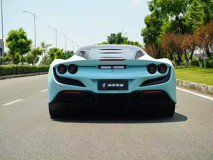 Ferrari F8, 2022 — фото 6 из 9