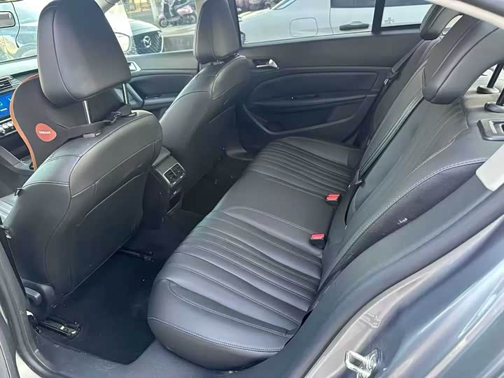 Peugeot 408, 2022 — фото 9 из 9