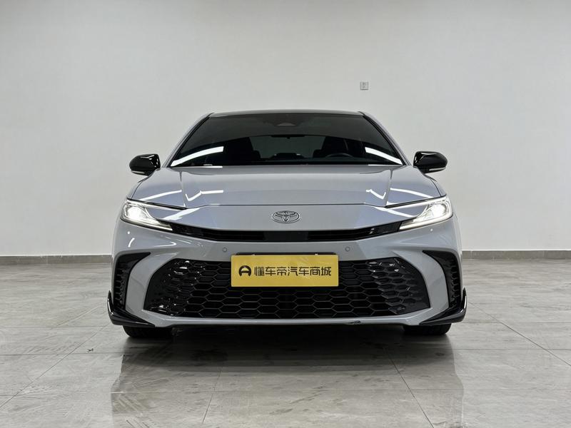Toyota Camry, 2024 — фото 2 из 12