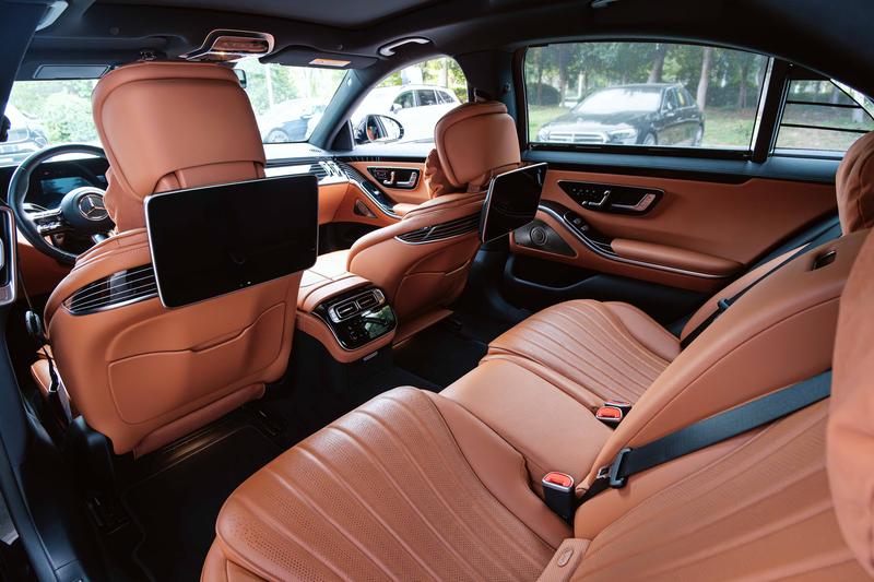 Mercedes-Benz S-Class, 2024 — фото 7 из 8