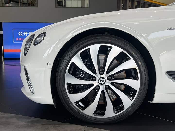 Bentley Continental GT, 2025 — фото 8 из 9