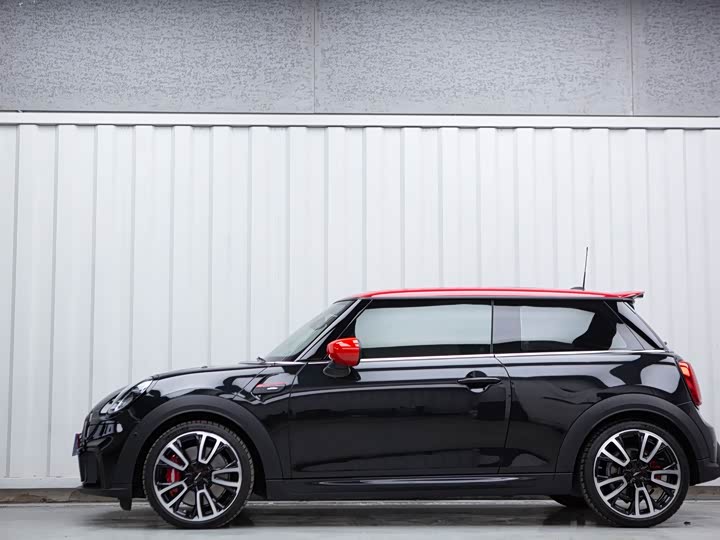 Mini Mini JCW, 2022 — фото 2 из 9