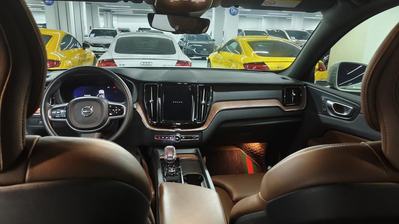 Volvo XC60, 2023 — фото 7 из 12