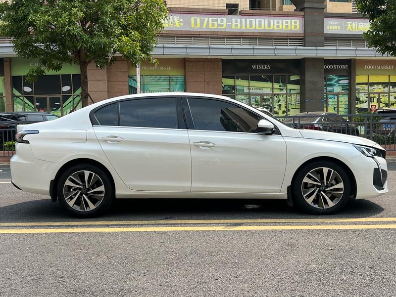 Peugeot 408, 2024 — фото 8 из 12