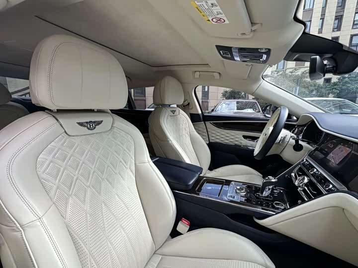 Bentley Flying Spur, 2022 — фото 9 из 9