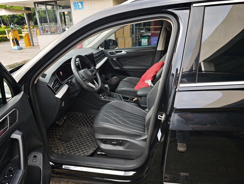 Volkswagen Tiguan L Pro, 2024 — фото 6 из 9