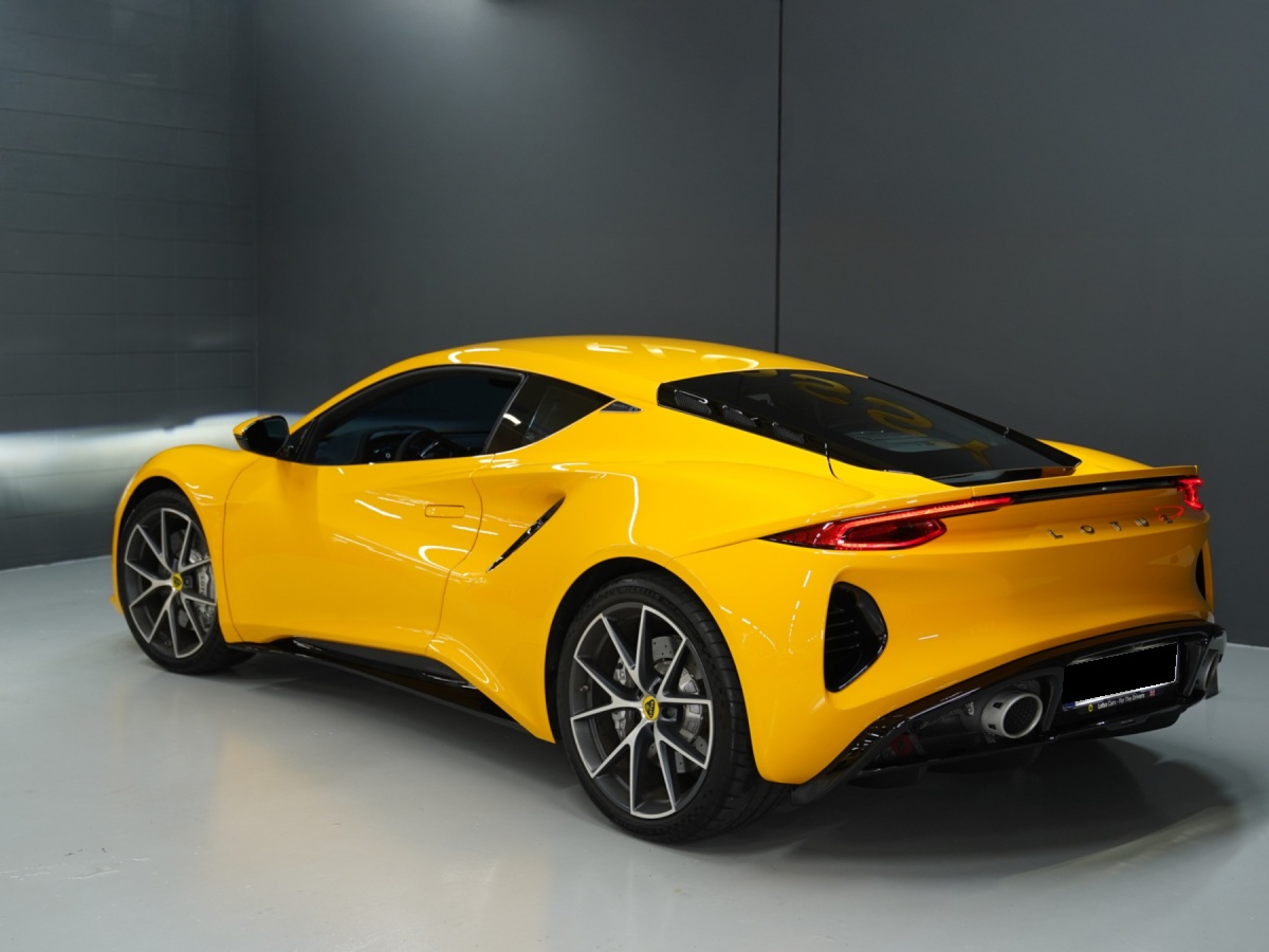 Lotus Emira, 2024 — фото 3 из 12