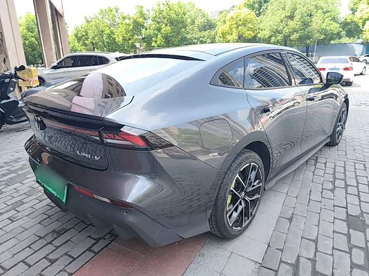 Changan UNI-V Hybrid, 2024 — фото 7 из 9