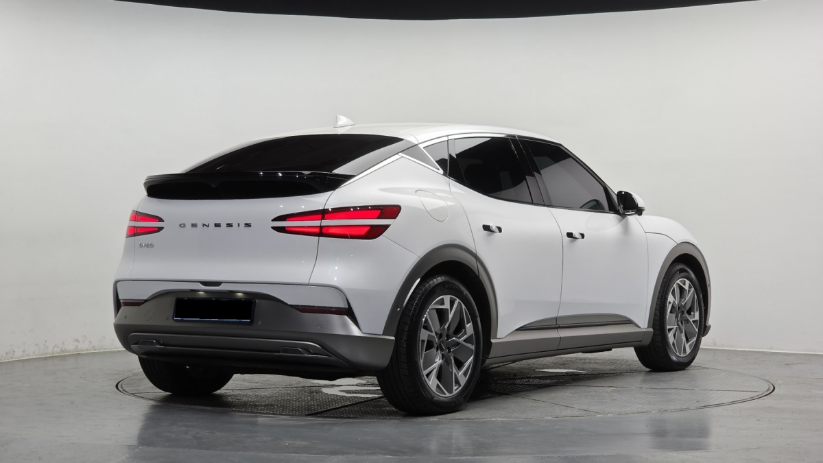 Genesis GV60, 2022 — фото 2 из 12
