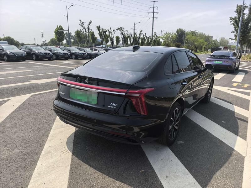 Hongqi H5 Hybrid, 2025 — фото 6 из 10