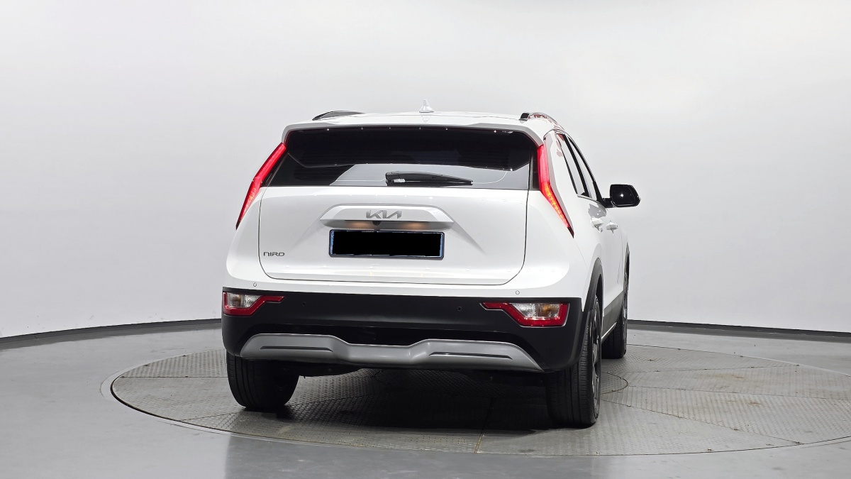 Kia Niro, 2022 — фото 4 из 12