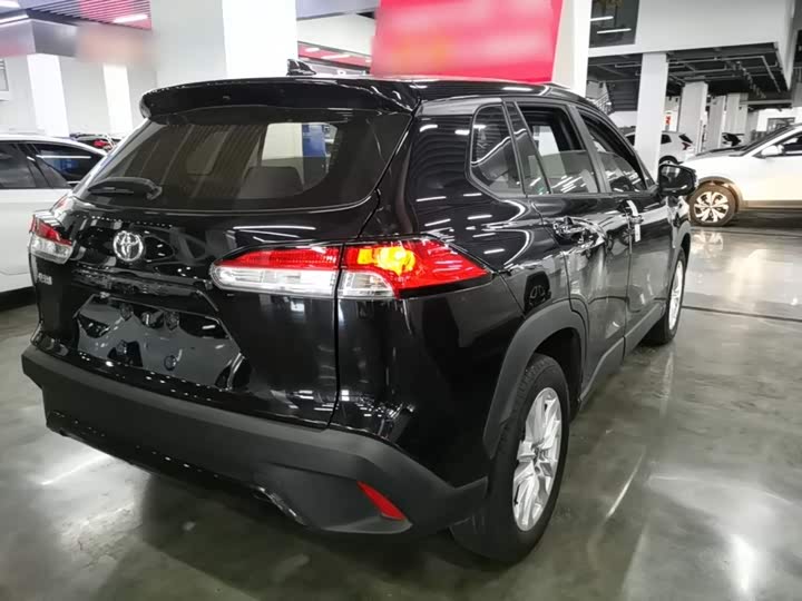 Toyota Corolla Cross, 2024 — фото 7 из 9