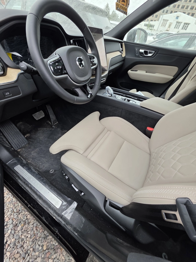 Volvo Xc60, 2025 — фото 9 из 12