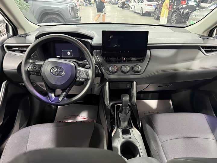 Toyota Corolla Cross, 2023 — фото 7 из 9
