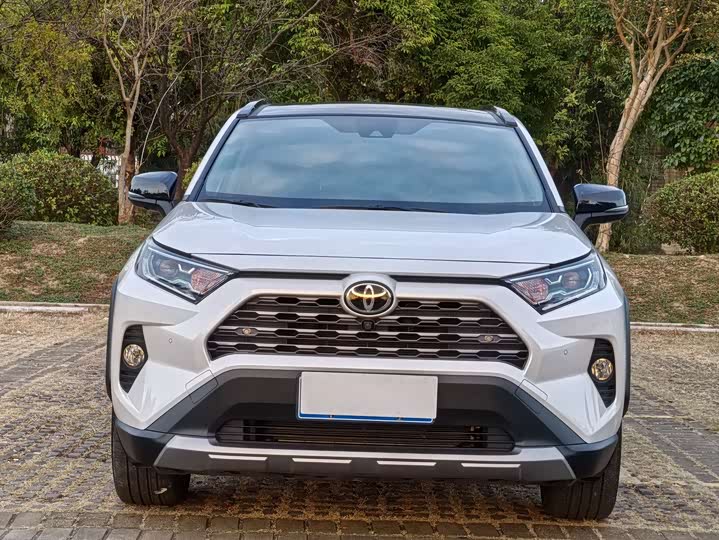 Toyota RAV4, 2023 — фото 3 из 10