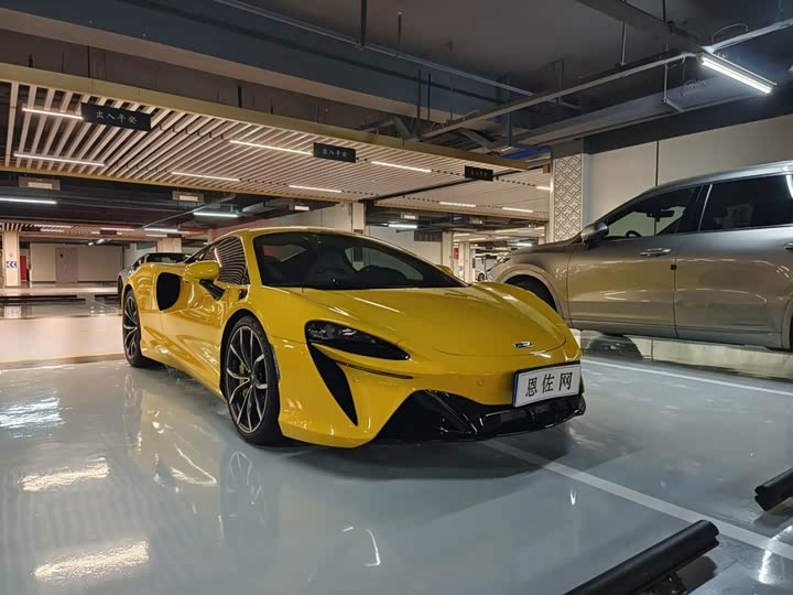 McLaren Artura, 2025 — фото 5 из 9
