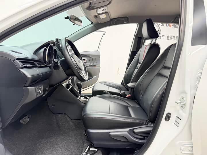Toyota Yaris L Hatchback, 2022 — фото 7 из 9