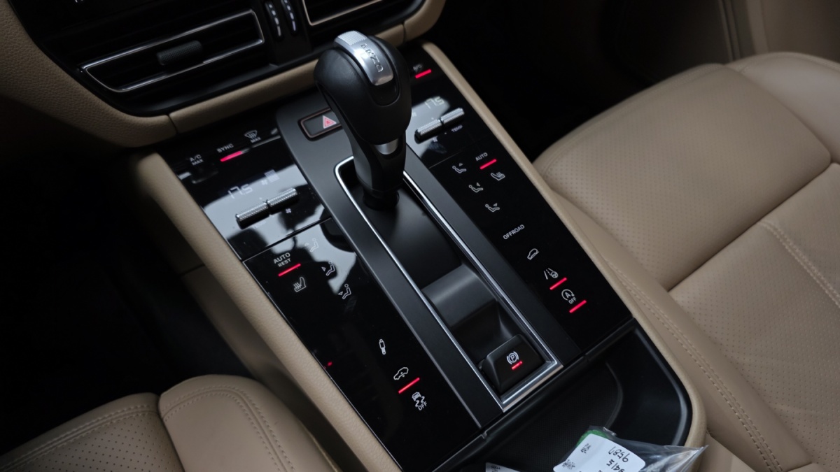 Porsche Macan, 2023 — фото 8 из 12
