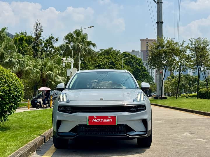 Lynk & Co 06 EM-P Hybrid, 2023 — фото 3 из 9
