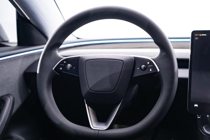 Tesla Model 3, 2025 — фото 10 из 12
