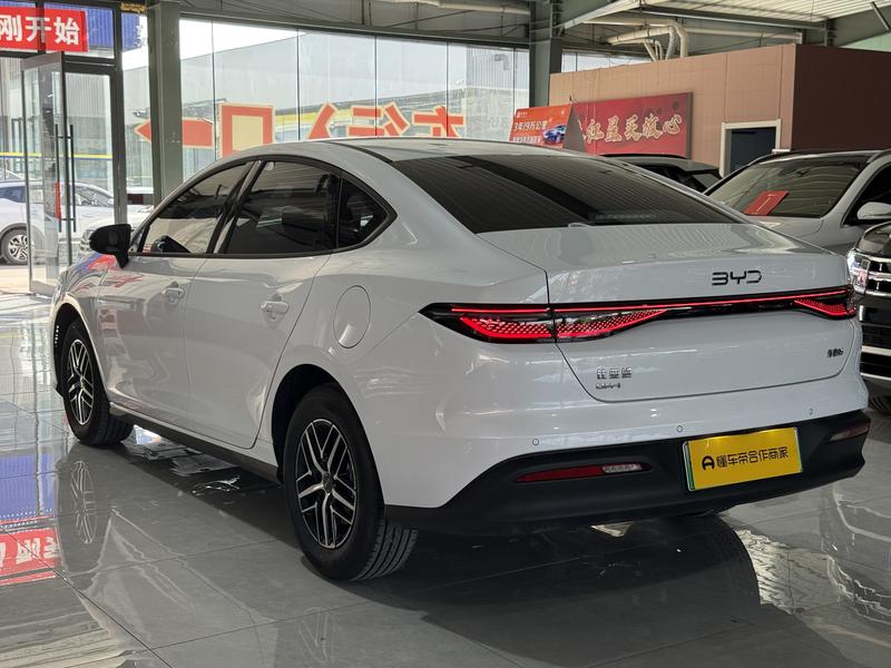 BYD Seal 05 DM-i Hybrid, 2025 — фото 4 из 10