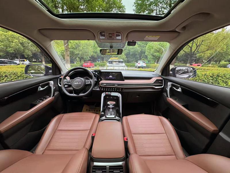 Kia Sportage GT-line, 2023 — фото 9 из 12