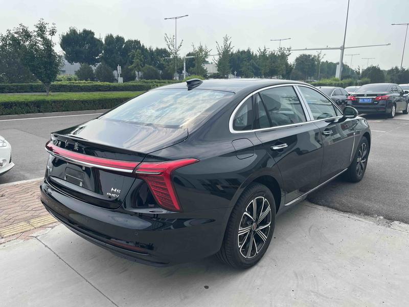 Hongqi H5 Hybrid, 2025 — фото 7 из 12