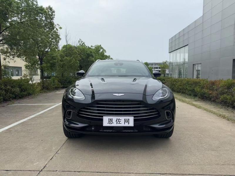Aston Martin DBX, 2025 — фото 2 из 12