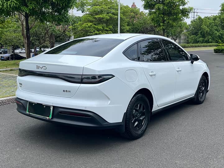 BYD Seal 05 DM-i Hybrid, 2025 — фото 7 из 9