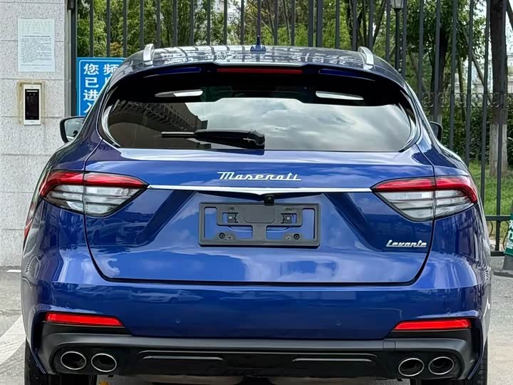 Maserati Levante, 2022 — фото 8 из 9