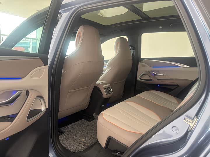 BYD Song Pro Hybrid, 2023 — фото 5 из 9