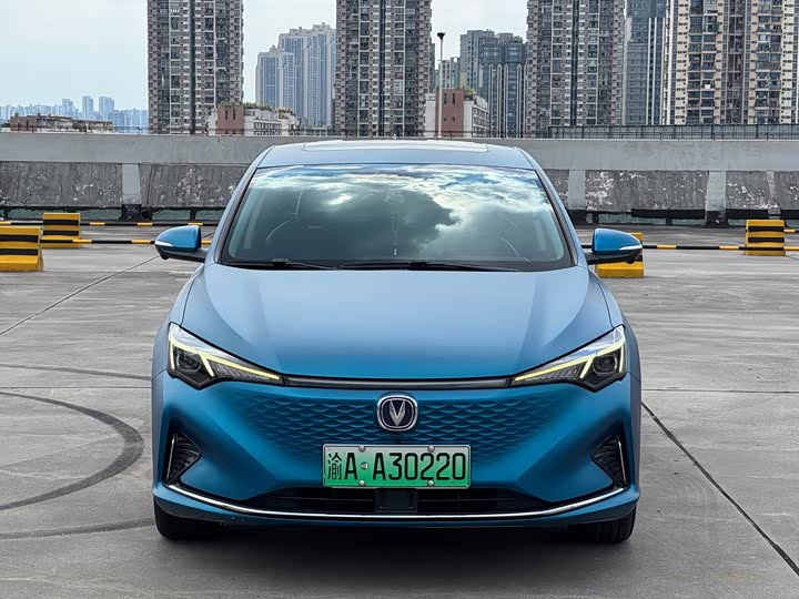 Changan Eado EV, 2022 — фото 2 из 9