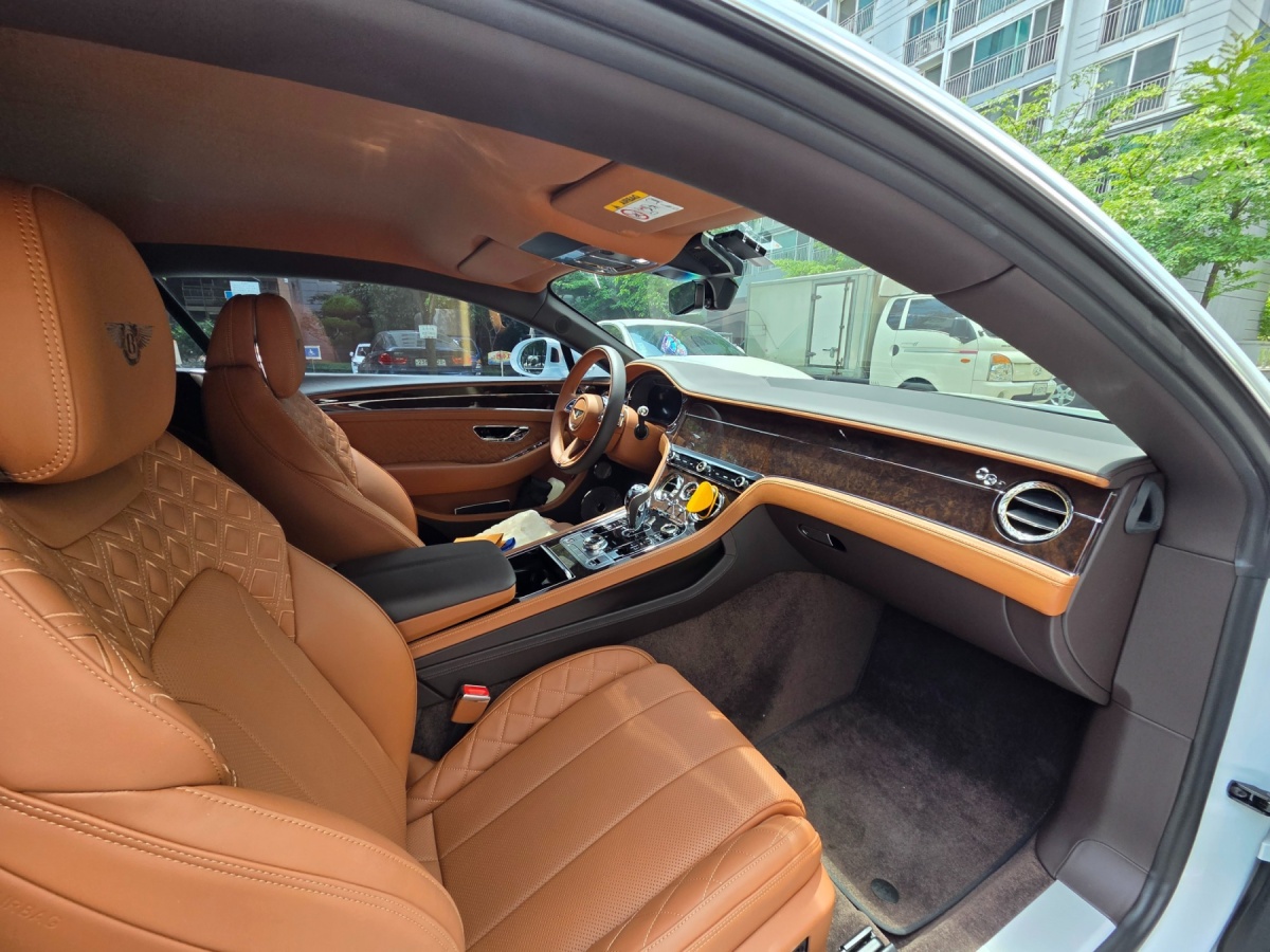 Bentley Continental GT, 2022 — фото 10 из 12