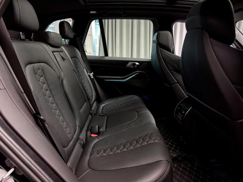 BMW X5 M, 2024 — фото 12 из 12