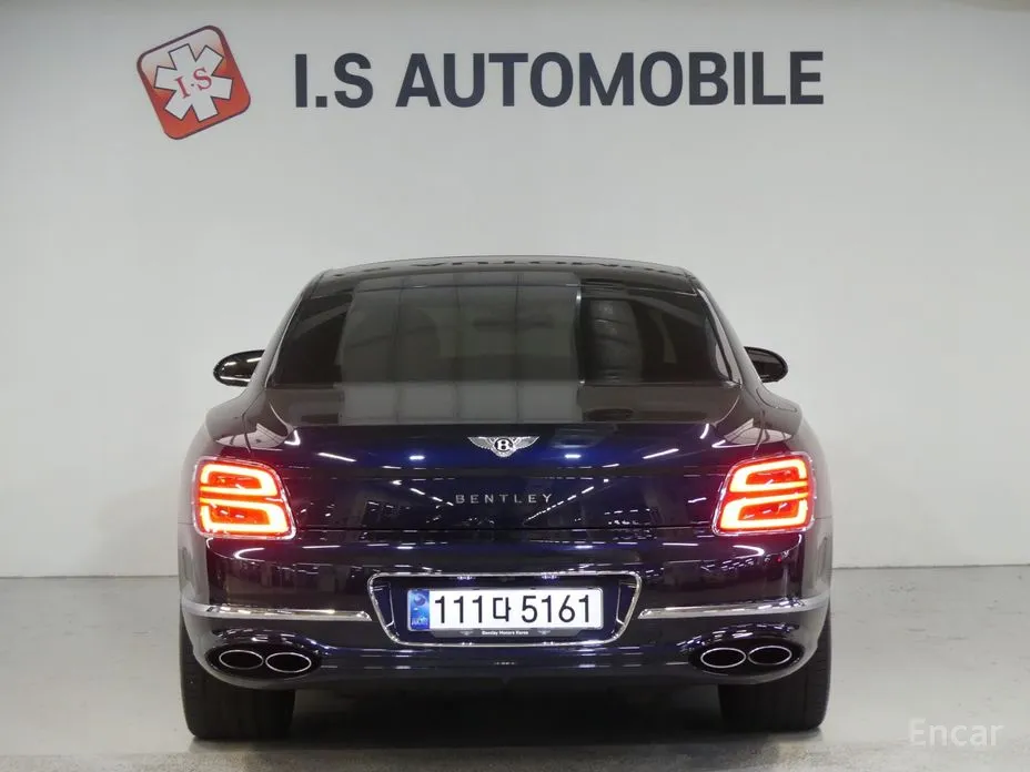 Bentley Flying Spur, 2023 — фото 3 из 12