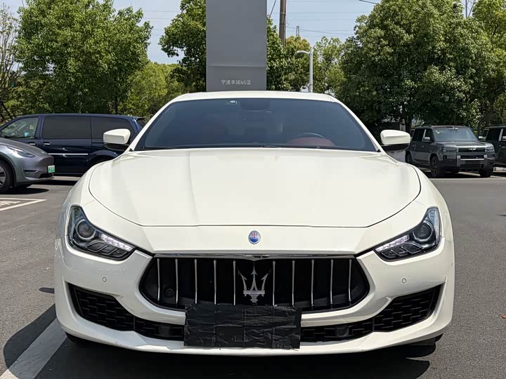 Maserati Ghibli, 2021 — фото 2 из 9