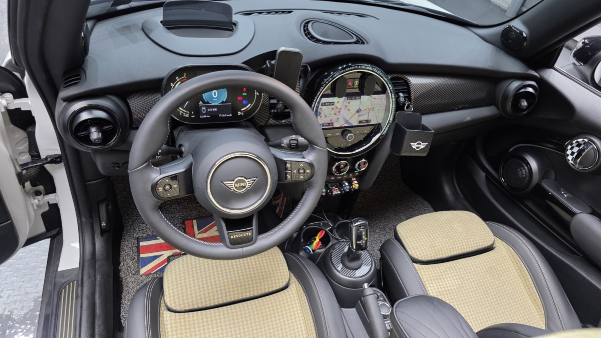 Mini Cooper Convertible, 2023 — фото 6 из 12