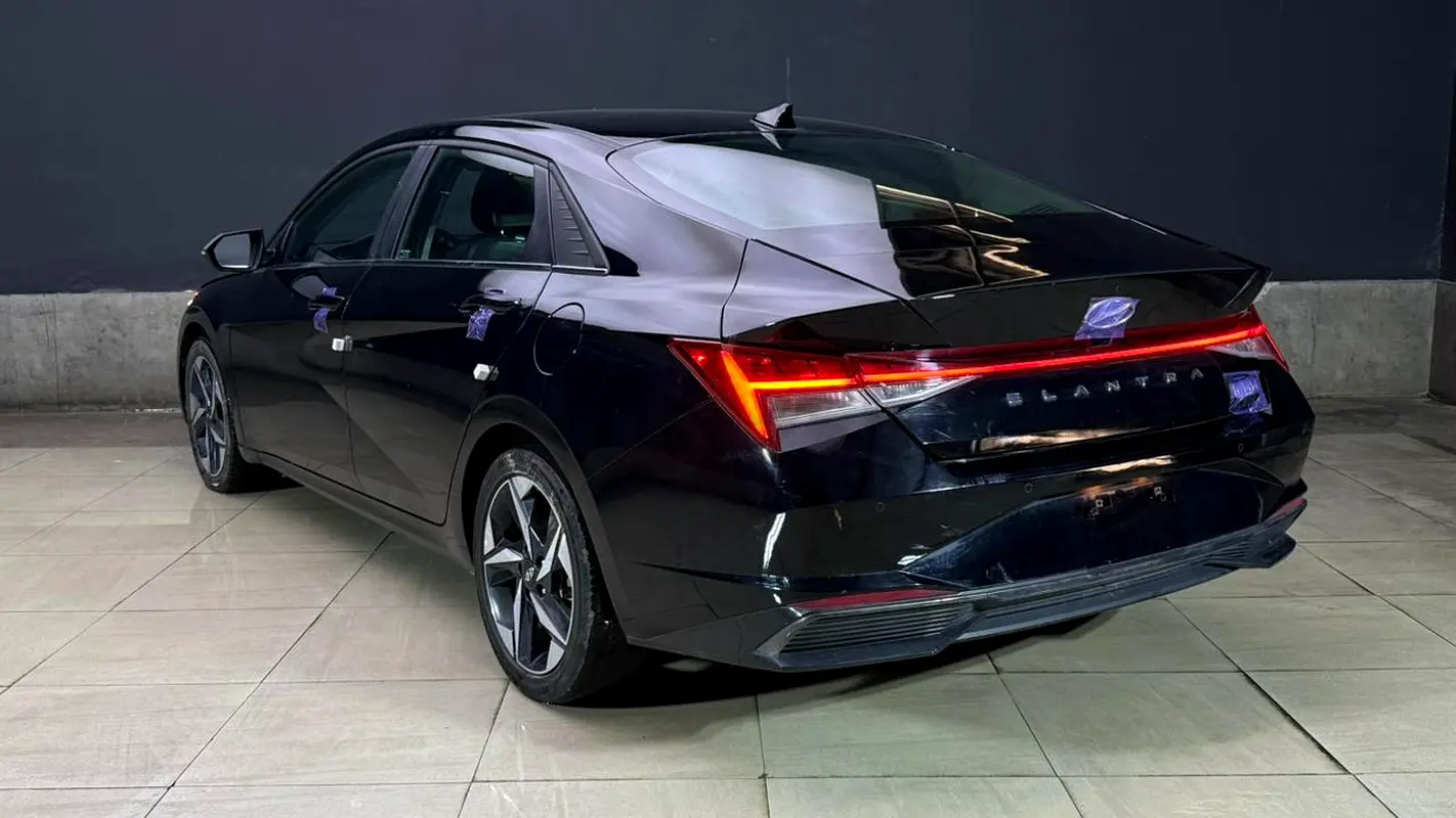 Hyundai Elantra, 2023 — фото 6 из 10