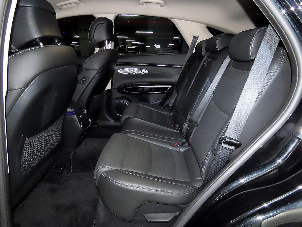 Genesis GV70, 2023 — фото 6 из 12