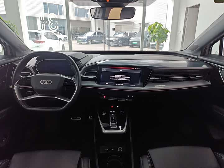 Audi Q4 e-tron, 2024 — фото 6 из 9