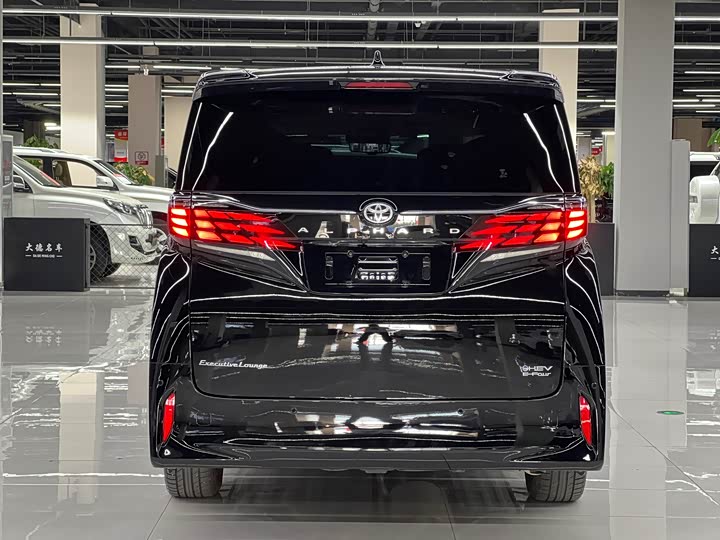 Toyota Alphard, 2024 — фото 5 из 9