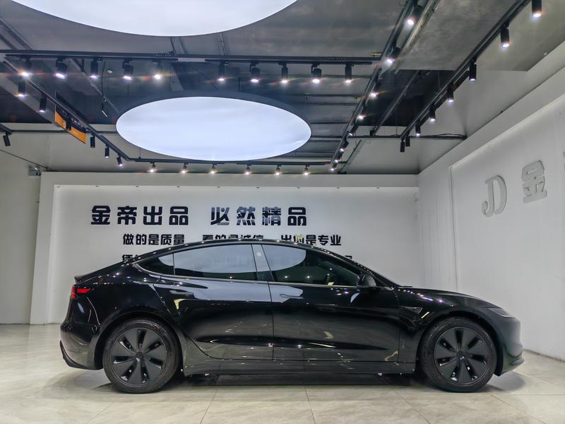 Tesla Model 3, 2025 — фото 7 из 11
