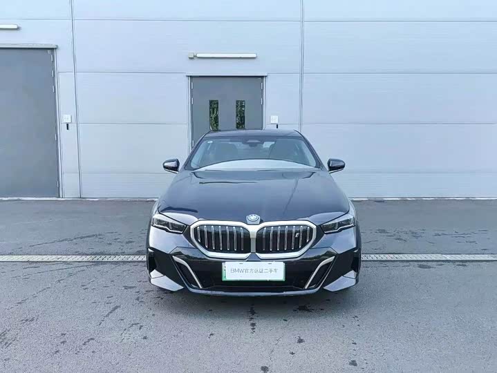 BMW i5, 2025 — фото 2 из 9
