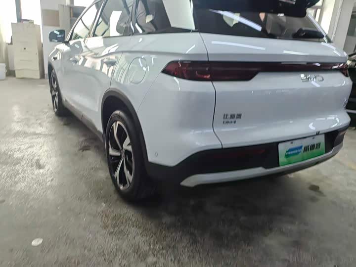 BYD Song Pro Hybrid, 2024 — фото 6 из 9
