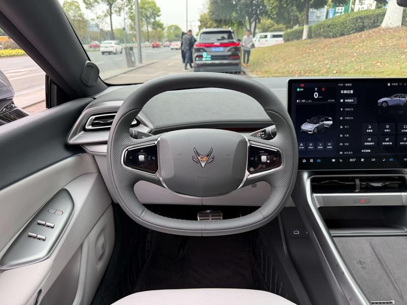 BAIC Arcfox Alpha S5, 2024 — фото 7 из 11