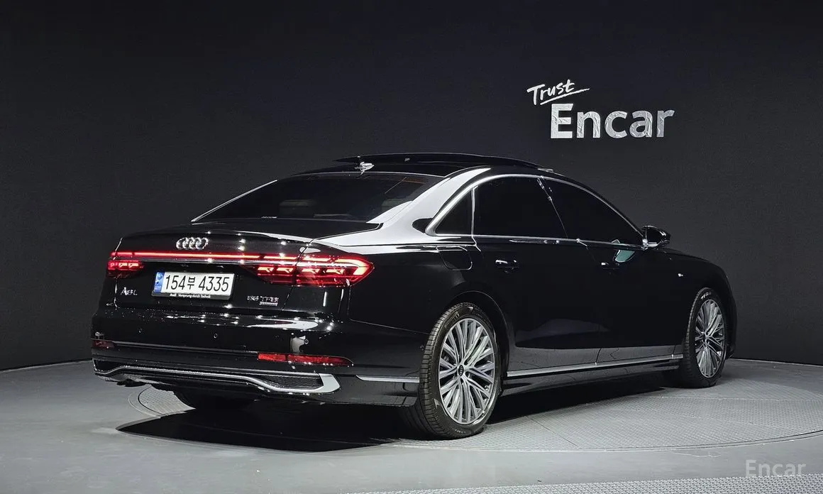 Audi A8, 2022 — фото 2 из 12