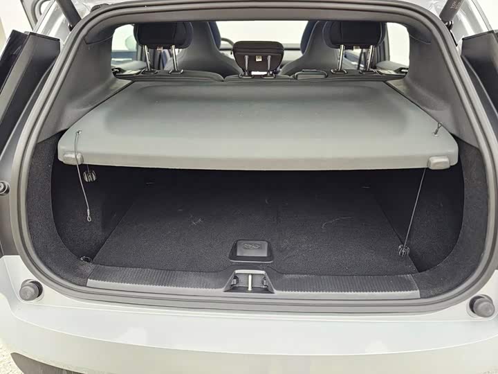 Volvo EX30, 2024 — фото 7 из 9