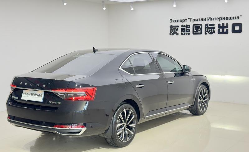 Skoda Superb, 2023 — фото 6 из 12